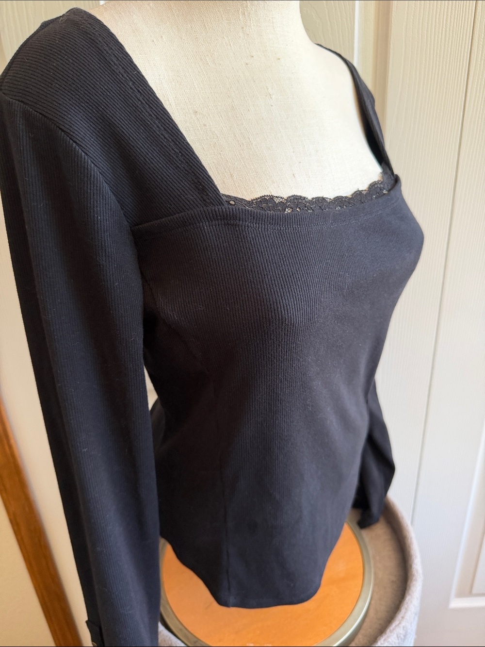 Jessica Simpson Black Square Delicate Lace Neck Long Sleeve Ribbed Top-SZ- Large